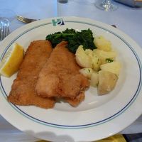 夕食は鱒のフライがメインでした