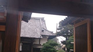 力強さがある山門