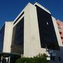 新市街にあり近代的なホテルで裏にはショッピング・モールもあります