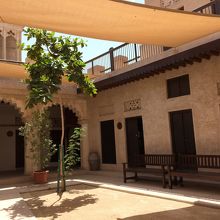 硬貨博物館の中庭