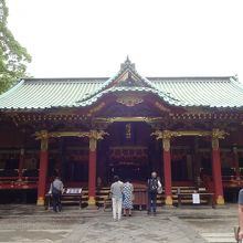 拝殿（重要文化財）です。