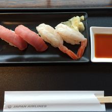 本館３Fのファーストクラスラウンジでいただいたお寿司