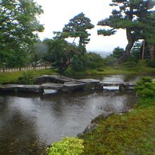 この写真は雁行橋（がんこうばし)です。