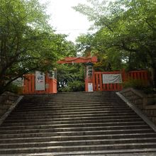 生玉さんの北門　北門坂の終点