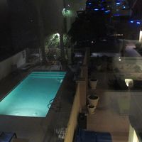 プールです。１階にはフィットネスルームもあります。