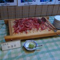 朝のハイキングの甘エビ