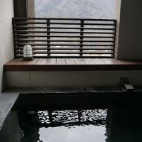 客室露天風呂から見える箱根のお山。暫く静かでありますように