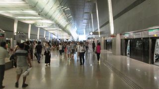 ターミナル２、ターミナル３の駅