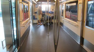 朝のスカイトレイン