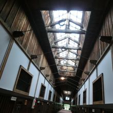 監獄のなかです