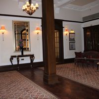 由緒あるロビー