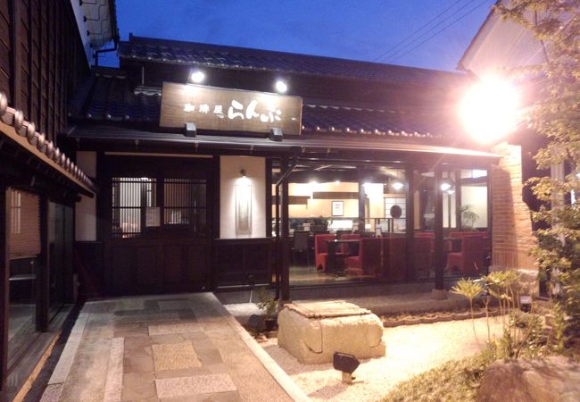 深夜営業のある喫茶店