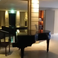 ロビーのピアノ　素敵です