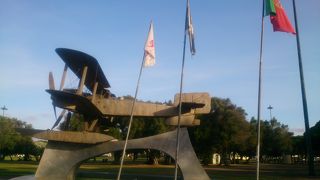 年代物の飛行機が飾ってありました