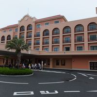 パームが赤，ファウンテンが黄色の外観