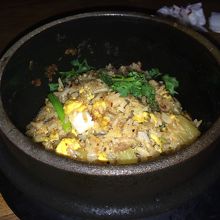 豚肉とパイナップルの石焼炒飯