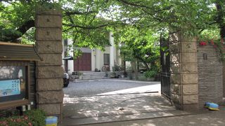 清澄庭園の向かいにある寺院