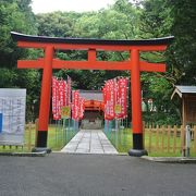 護国神社の境内にあります