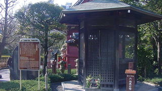 歴史を感じる灯籠です