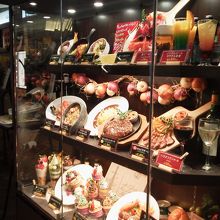 料理の味は安心です．