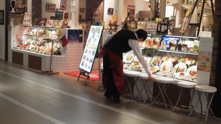 改装されて，開放的になりました．