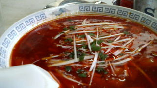 癖になる辛さが魅力「ラージャン麺」の店