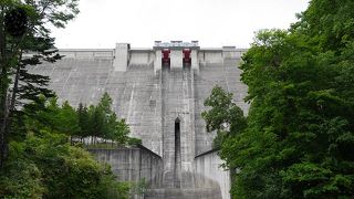 ダム内見学通路、涼しくておすすめ