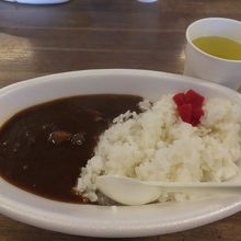 夕食はカレーライス＋お茶