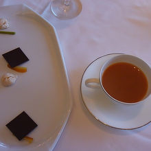 珈琲か紅茶と茶菓