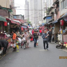 タイムスリップした商店街。