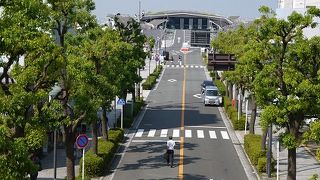 飛鳥?やにっぽん丸が入港する桟橋