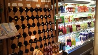 ワインや珍しいお酒を置いているので、六甲山に行った際には、ここに立ち寄ってみてください。