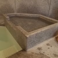 透明な日光の湯