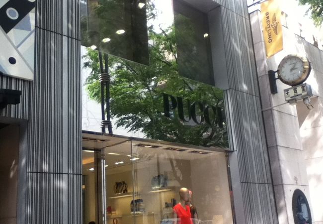 色鮮やかで大胆なプリント柄のファッションブランド