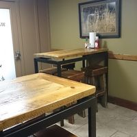 朝食が用意されるロビー