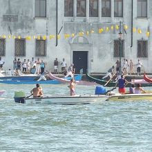 ゴンドラのレガッタ。
