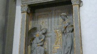 多くの著名人が眠る