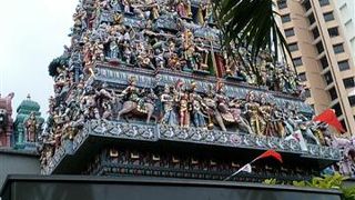 カラフルな外観