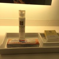 歯磨き粉あり。