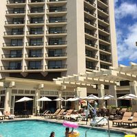 プールはオーシャンフロント