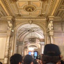 内装も一見の価値あり