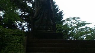 三頭身でコミカル