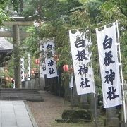 草津温泉の上に、ひっそり佇む神社。