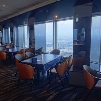 最上階のレストランでブッフェ