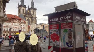 印象に残る尖塔。