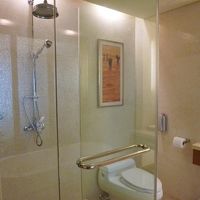 シャワーブースもあります。