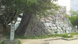 石垣だけが残る公園