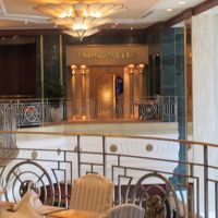 レストランの反対側がカジノ