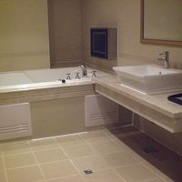 バスルーム（テレビ付き）