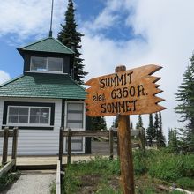 山頂の火の見小屋
